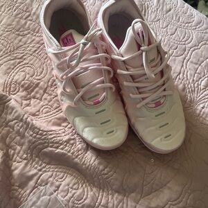 Nike Women's Light Pink Sneakers